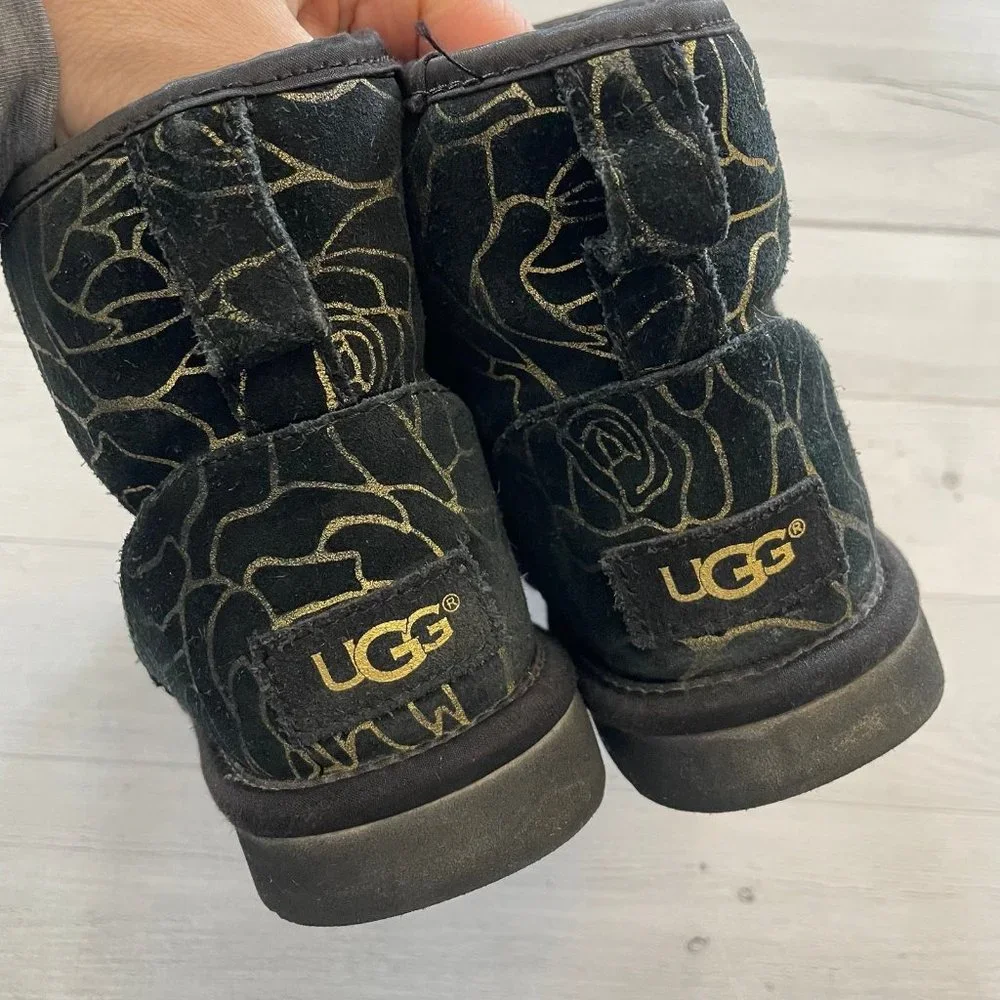 Ugg boots black with gold roses‎ size 5